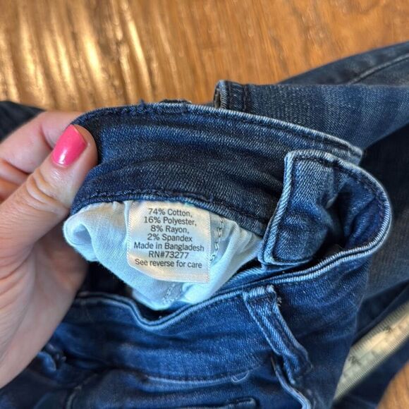 Nine West dark wash blue 5” raw hem shorts size 6 - Picture 7 of 8